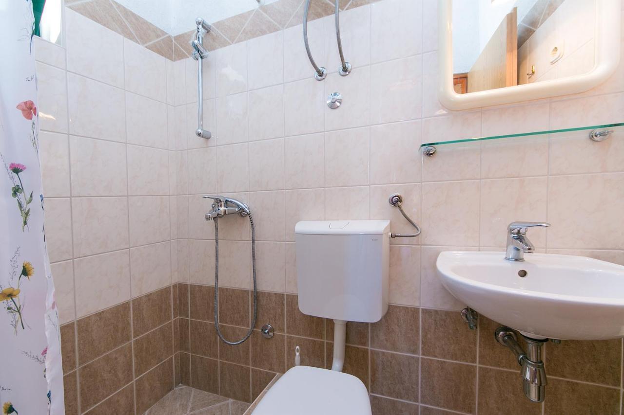 Apartments By The Sea Zivogosce - Blato, Makarska - 1057 Blato  外观 照片