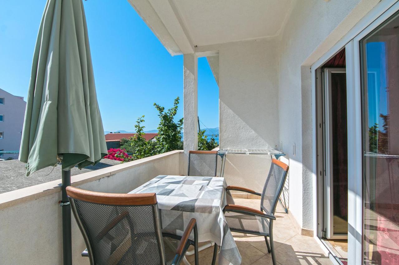 Apartments By The Sea Zivogosce - Blato, Makarska - 1057 Blato  外观 照片